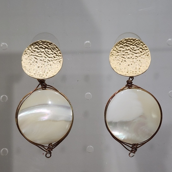 Hammered Gold Disc and White Mother-of-Pearl Drop Earrings - Picture 1 of 11
